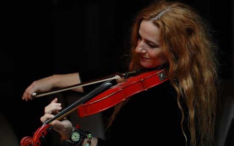 i-euanthia-rempoutsika-gia-mia-epipleon-sunaulia-sto-gazarte