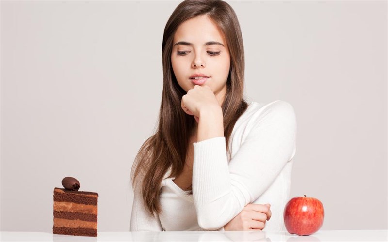 giati-ligoureuomaste-junk-food-ki-oxi-frouta-kai-laxanika