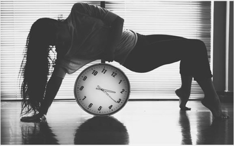 i-xorografiki-sunthesi-ta-oneira-tou-ainstain-sto-theatro-olvio