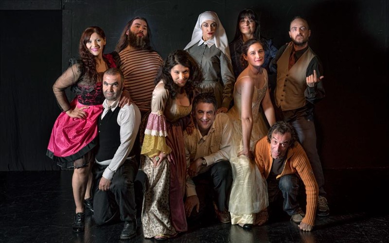 ta-pantrologimata-tou-nikolai-gkogkol-apo-ti-nea-theatriki-omada-odoiporoi-sto-xoro-texnis-asomaton