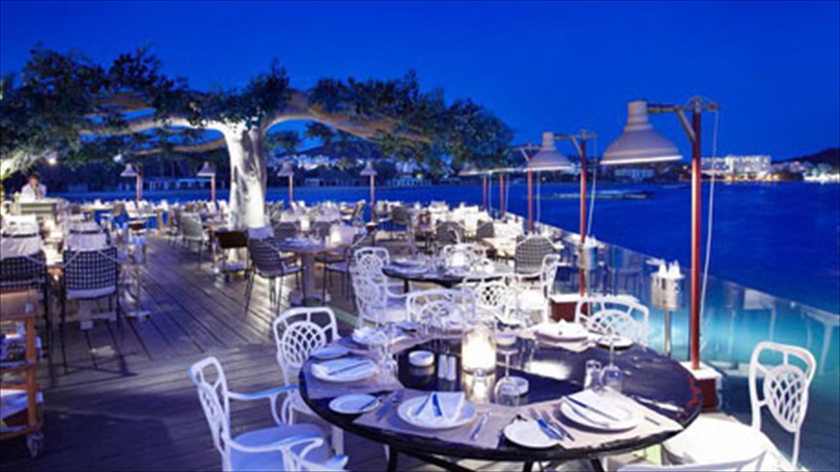 to-mare-nostro-diktuonetai-kai-xarizei-dora