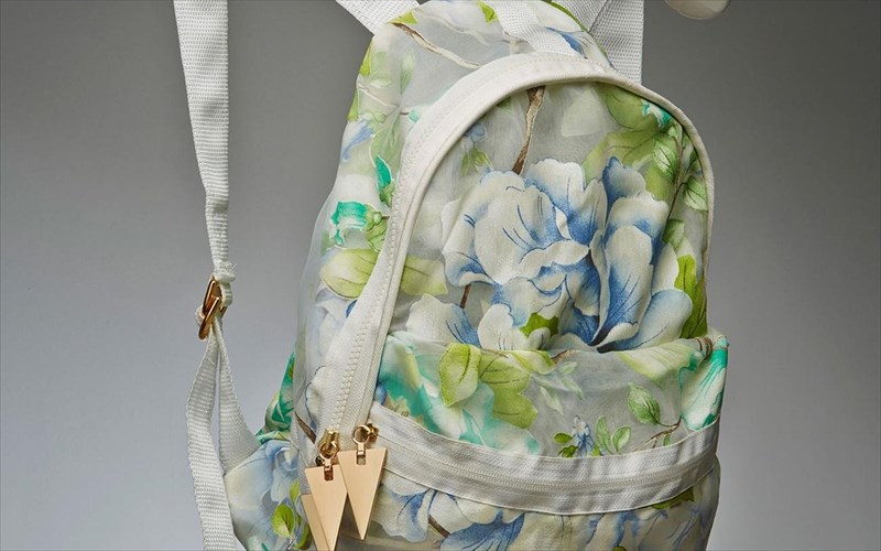 ennea-kallitexnes-anadeiknuoun-ti-goiteia-ton-louloudion