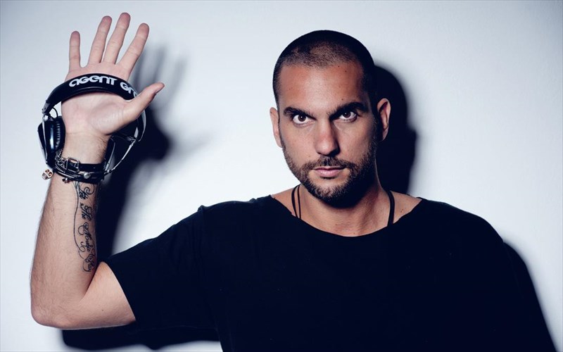 o-agent-greg-uposxetai-aksexasta-sabbatobrada-sto-bolivar-beach-bar