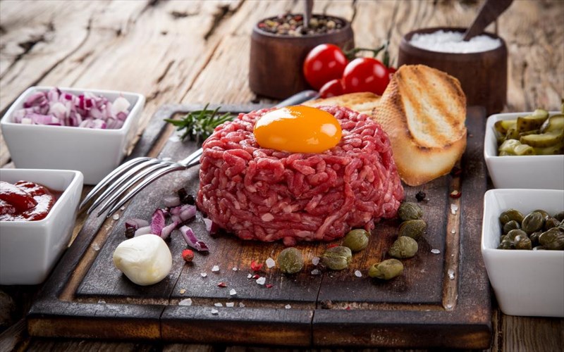 poies-trofes-aporriptoun-oi-eidikoi-tis-diatrofis