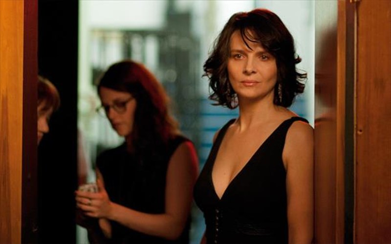 h-Juliette-binoche-kai-to-perasma-tou-xronou