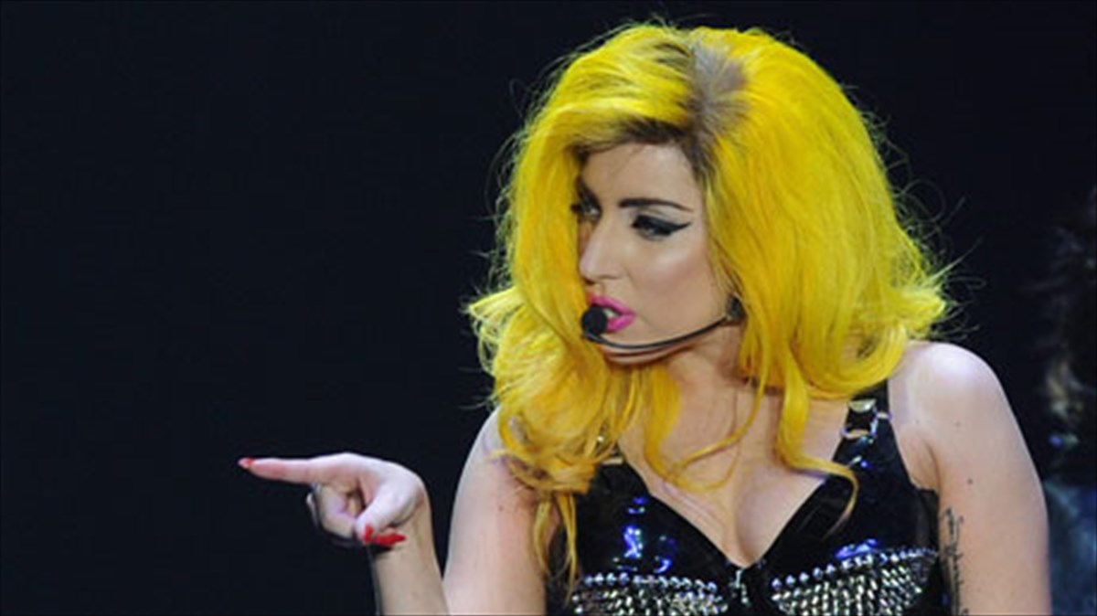 i-lady-gaga-protagonistria-se-fotografiko-album