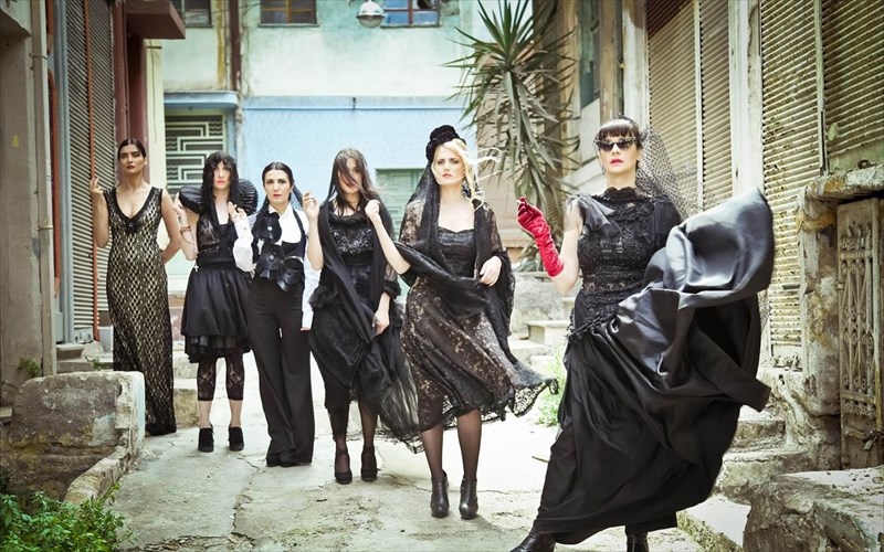 mpernarnta-almpa-dia-xeiros-enke-fezollari