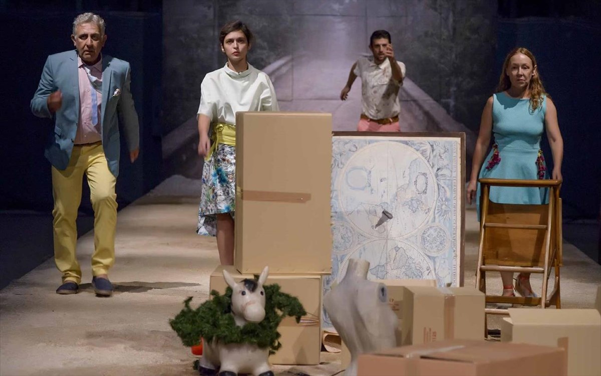 diaskedastikes-istories-peri-thnitotitas