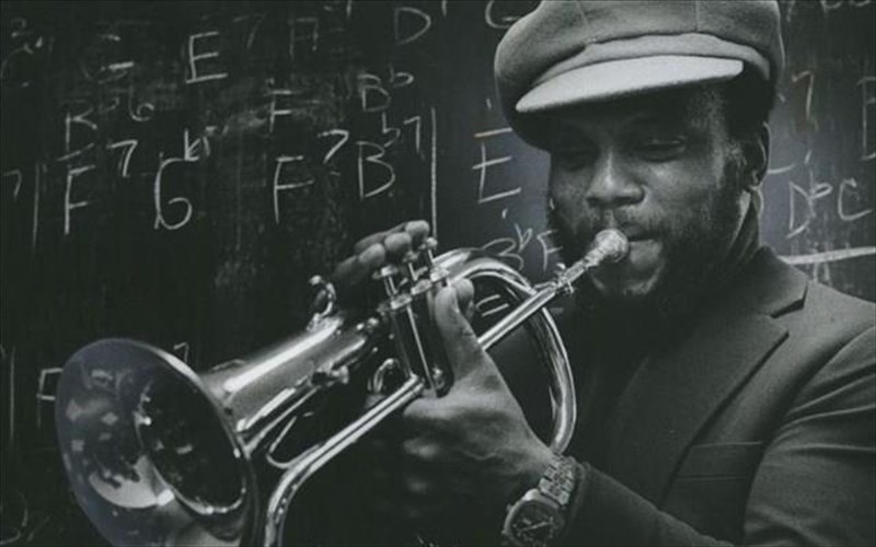 pethane-o-amerikanos-trompetistas-markous-mpelgkreib-amerikanos-trompetistas-markous-mpelgkreib