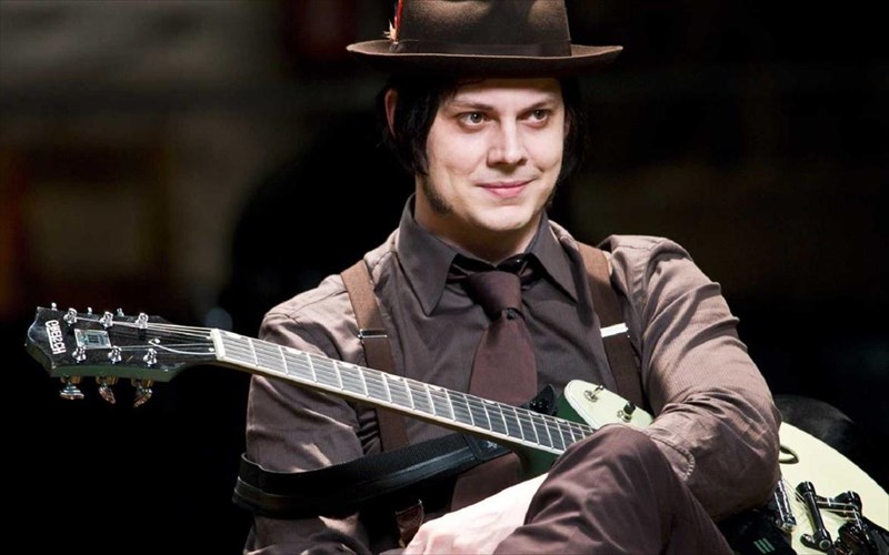 o-Jack-white-ksesikonei-to-diadiktuo-os-poiitis