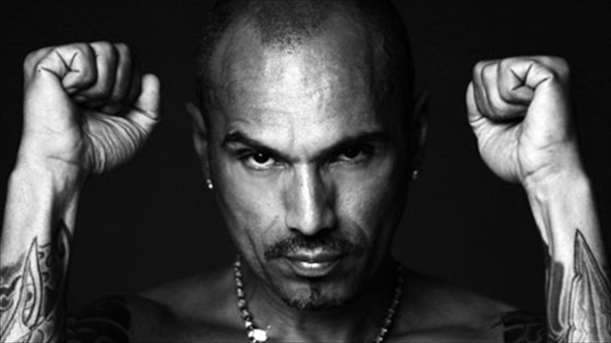o-david-morales-giortazei-kai-to-giortazei-sto-cavo-paradiso