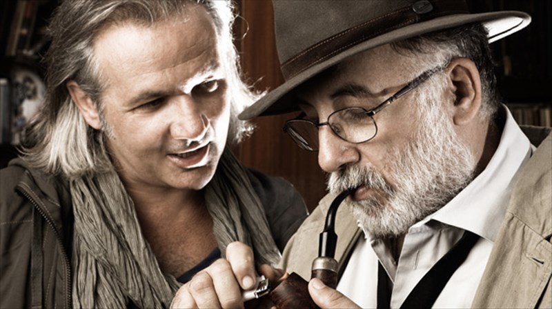 mikroutsikos-kai-thibaios-stin-idia-poli-upo-broxin