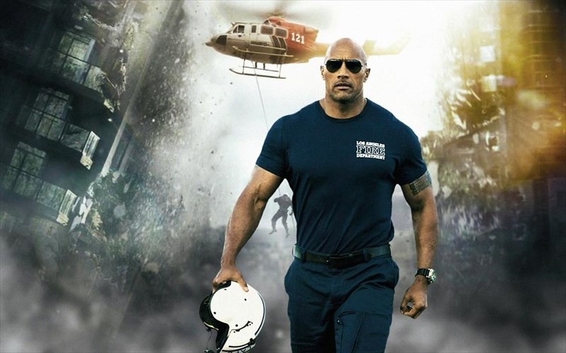 the-rock-apo-ta-ringk-tou-wwe-stin-korufi-tou-xoligount