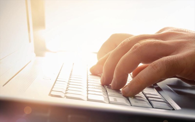 eksodos-sto-parapente-4kai1-logoi-gia-na-kanete-tin-kratisi-sas-online