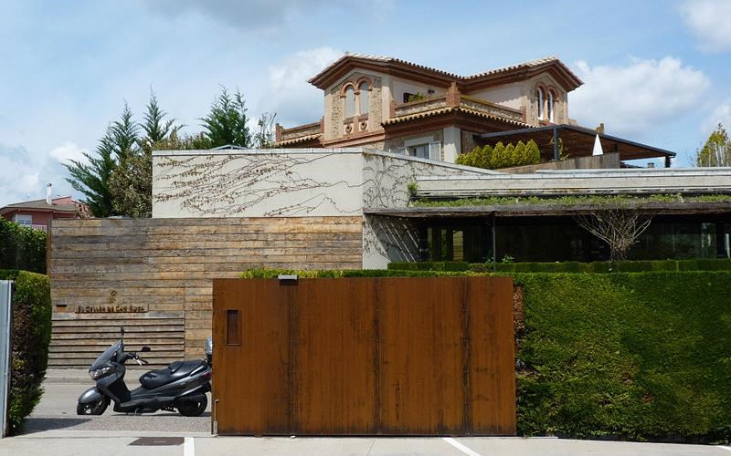 kai-to-kalutero-estiatorio-tou-kosmou-einai-to