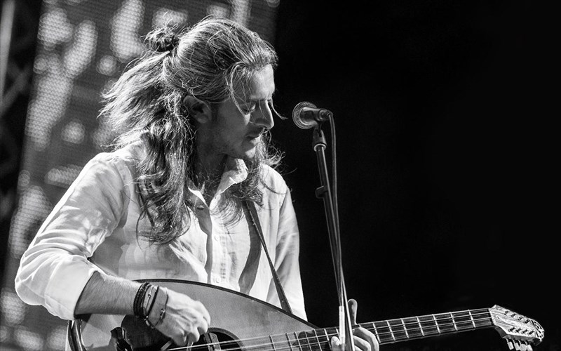 xaroulis-gia-mia-bradia-akoma-kai-pente-logoi-pou-ton-agapame