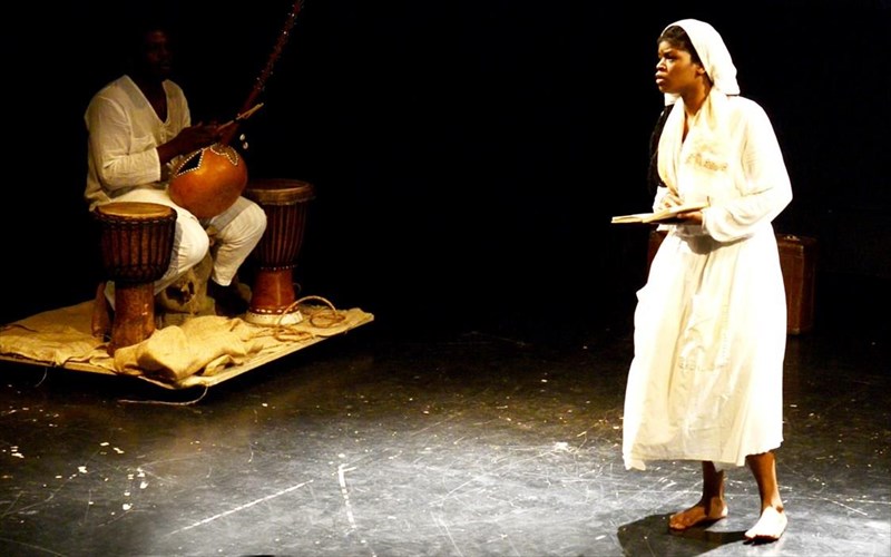 metamesonuktio-theatriko-ntokoumento-stin-akadimia-platonos