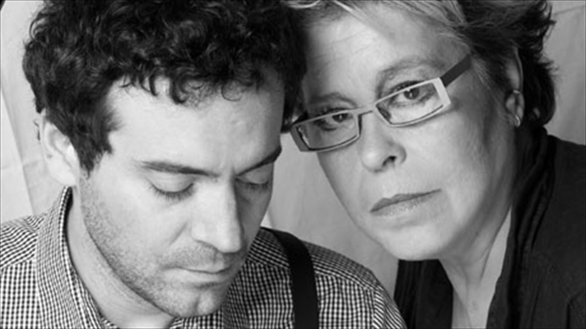 i-dimitra-galani-kai-o-vassilikos-mazi-sta-aisxuleia-2011-vassilikos-mazi-sta-aisxuleia-2011