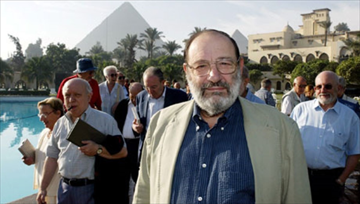 i-fthinoporini-epistrofi-tou-oumperto-eko