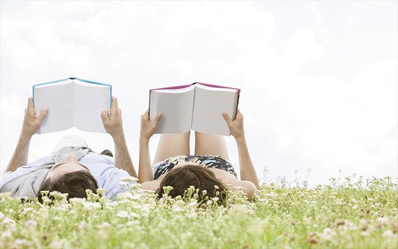 i-istoria-tis-athinaikis-dimokratias-kai-oi-dromoi-tis-polis