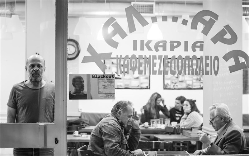 blackout-se-ena-paradosiako-kafeneio-tou-kentrou