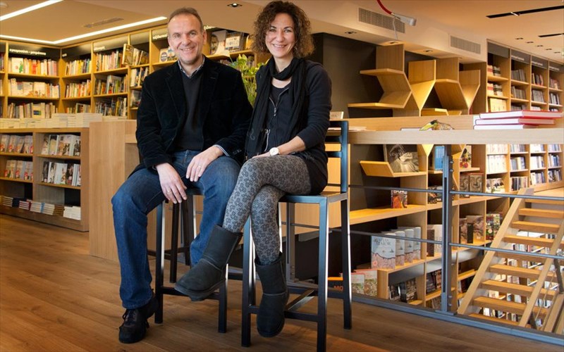 oi-anthropoi-piso-apo-ta-bibliopoleia-euripidis-sto-clickatlife