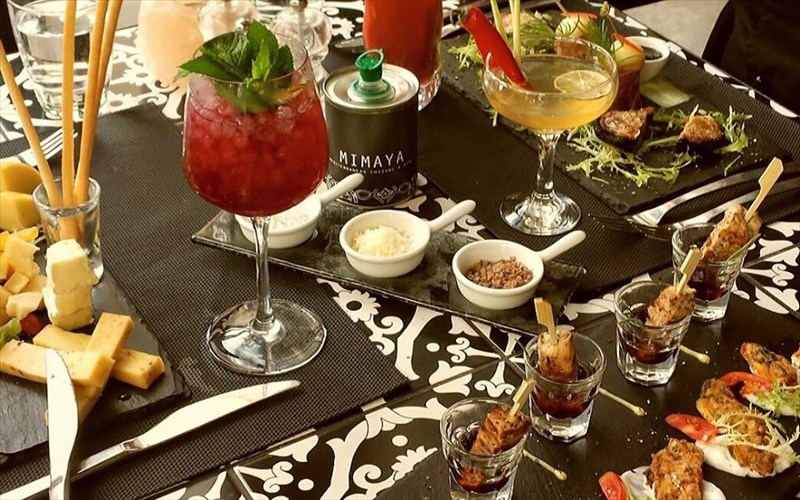 to-mimaya-kathe-pempti-sunduazei-fingerfood-kai-kokteil