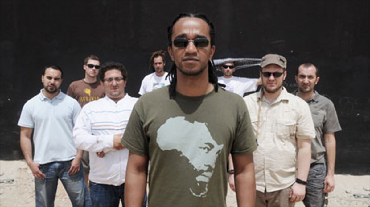 mousiko-taksidi-ston-kosmo-tis-reggae-apo-mia-agapimeni-mpanta