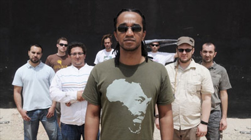 mousiko-taksidi-ston-kosmo-tis-reggae-apo-mia-agapimeni-mpanta