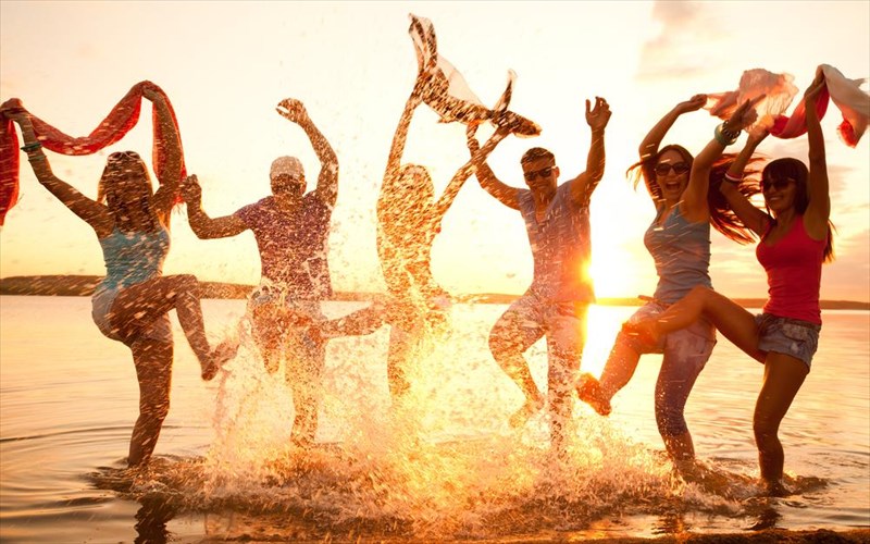 diakopes-gia-neous-sto-soma-kai-tin-psuxi-se-deka-ellinika-nisia