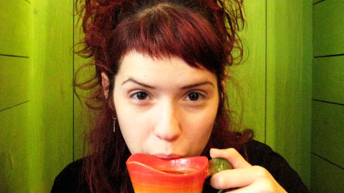 gunaikeio-unplugged-set-me-ellinikes-kai-ksenes-epituxies