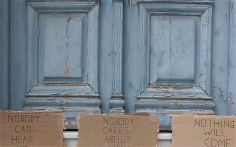 tet-a-tet-me-tin-astegi-pleura-tis-polis