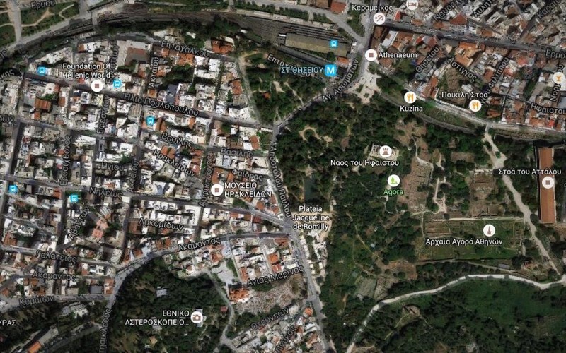 neighbour-hook-sto-thiseio-tis-krisis