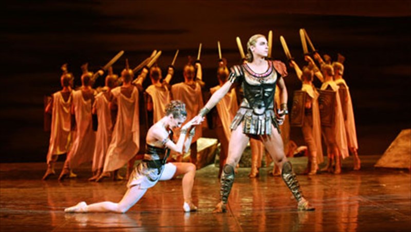 duo-ektaktes-parastaseis-gia-ton-thrulo-ton-mpolsoi