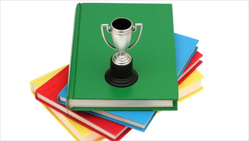 oi-upopsifiotites-gia-ta-brabeia-logotexnikis-metafrasis