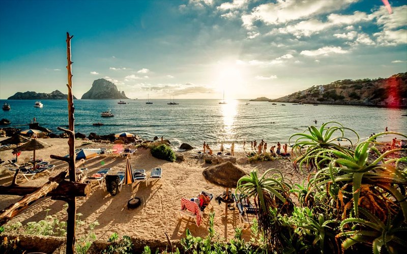 ta-10-eksotika-nisia-tis-ispanias