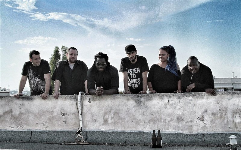 oi-painted-black-sto-clickatlifegr-gia-ti-sunaulia-tous-ti-mousiki-tin-athina