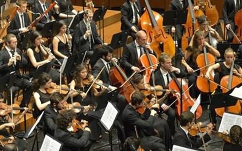 akuronetai-i-sunaulia-tis-orxistras-ton-neon-tis-mesogeiou-sunaulia-tis-orxistras-ton-neon-tis-mesogeiou