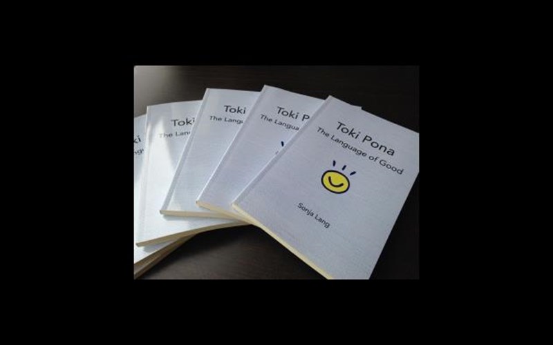 h-pemptousia-tis-anthropinis-epikoinonias-se-molis-120-lekseis