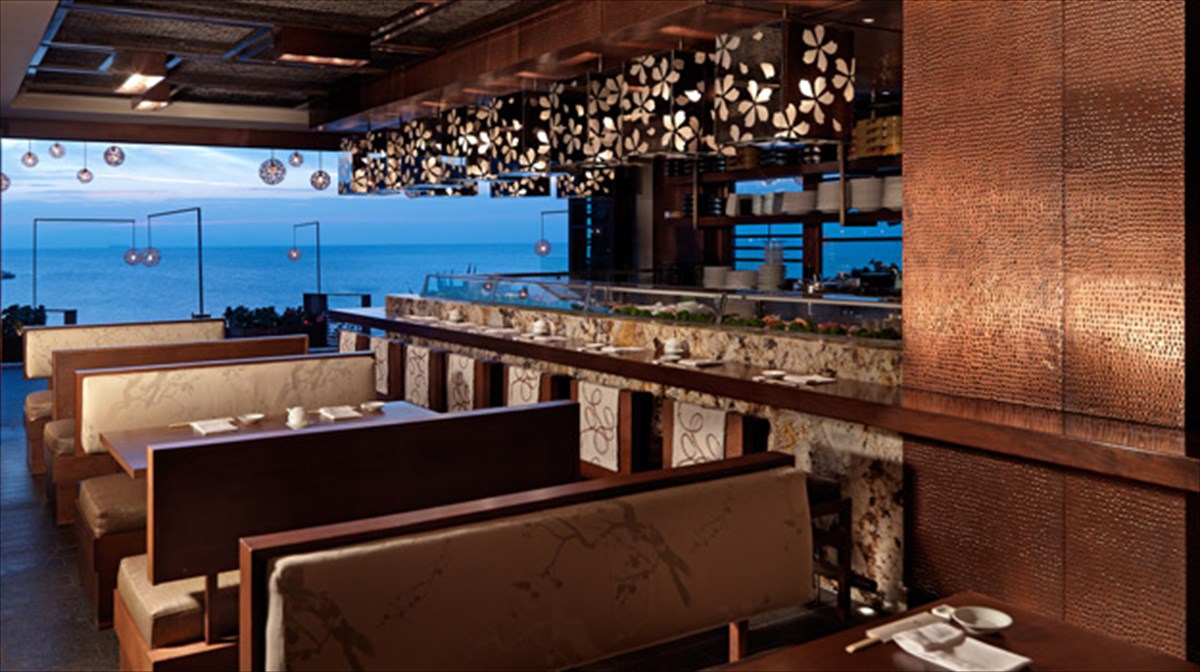 to-ritz-sto-parisi-upodexetai-to-matsuhisa-athens