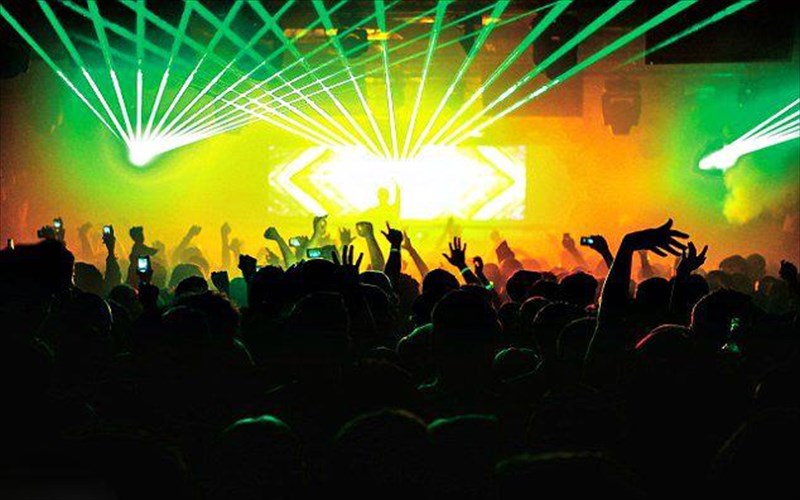 dubstep-kai-trap-parties-gia-tous-latreis-tou-eidous