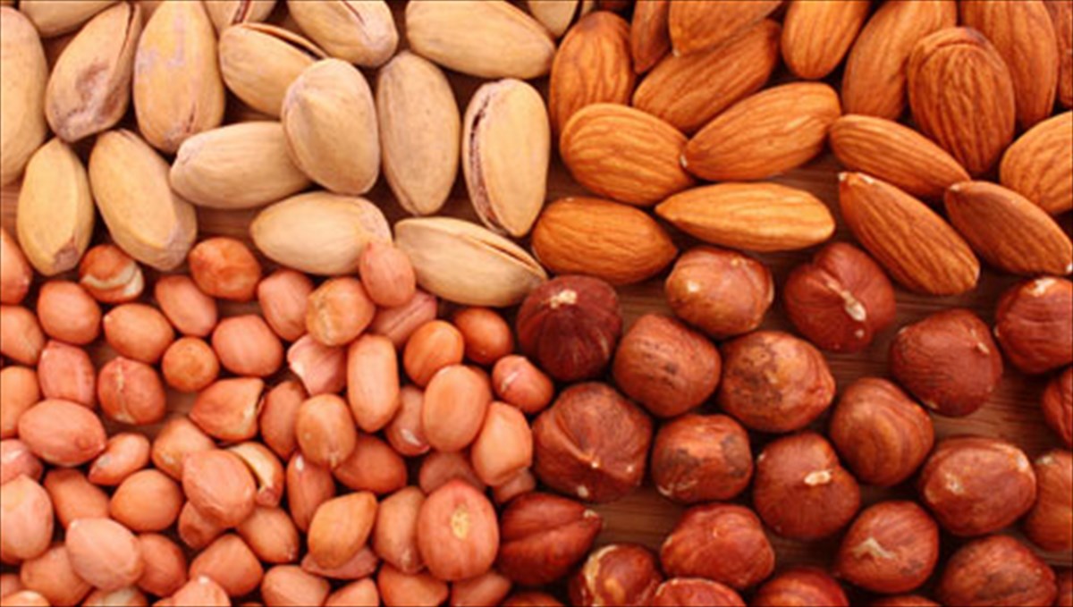 poies-trofes-katapolemoun-tin-kourasi