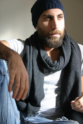 kostantis-stauropoulos-grafo-gia-na-moirasto-taksidia-me-anthropous-se-diaforetiko-xoroxrono