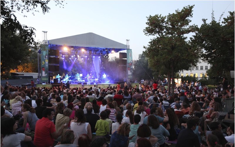 poios-bgainei-ston-kipo-tou-megarou-ton-septembri