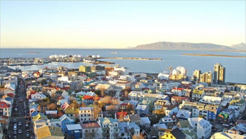 islandia-apokosmi-omorfia-sta-oria-tou-arktikou-kuklou