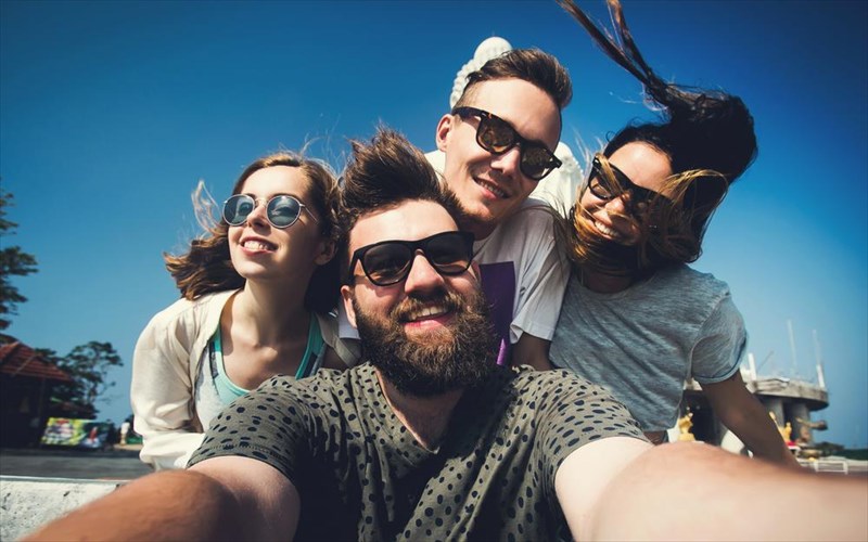 oi-polles-selfies-kanoun-kako-stin-ugeia