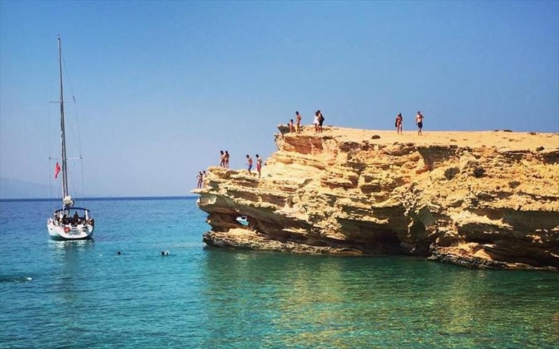 koufonisia-eksereunisame-to-kamari-ton-mikron-kukladon