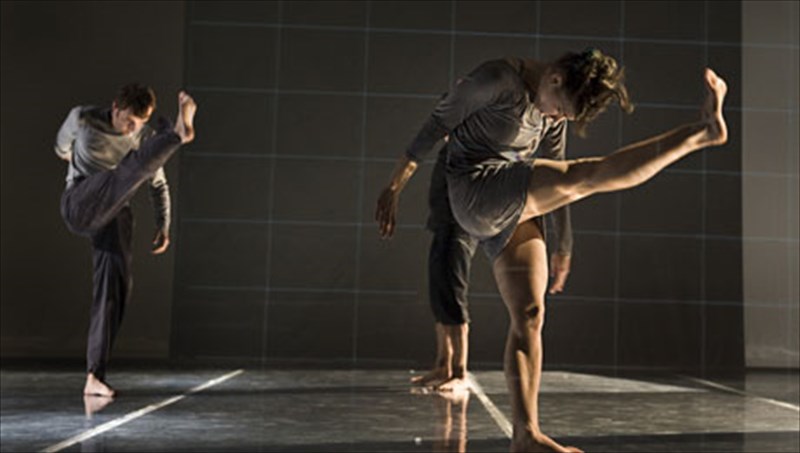 xoros-kai-fos-se-oneiriki-sunthesi-apo-tous-otra-danza