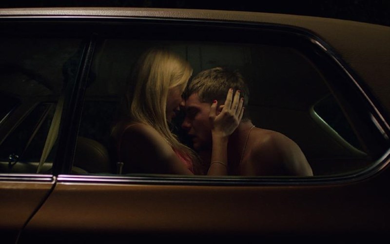 i-tainia-tis-ebdomadas-se-akolouthei