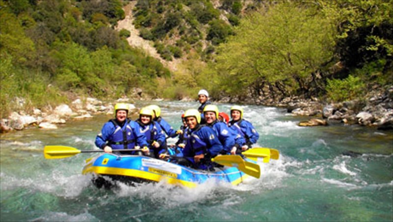 fthinoporo-ora-gia-rafting-rappel-kai-hiking-ston-euino